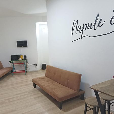 A Casa Di Ilaria Apartment Наполи Екстериор снимка