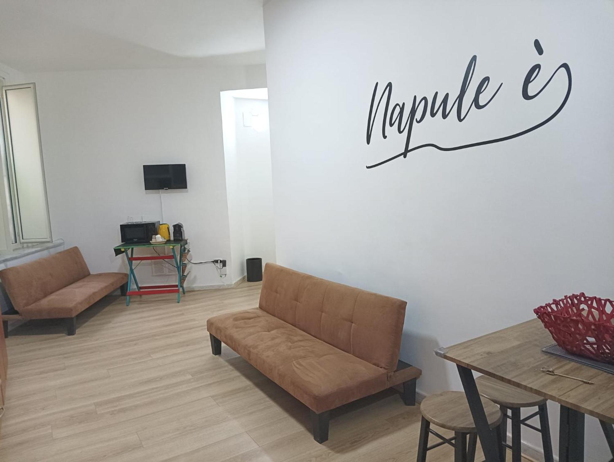 A Casa Di Ilaria Apartment Наполи Екстериор снимка