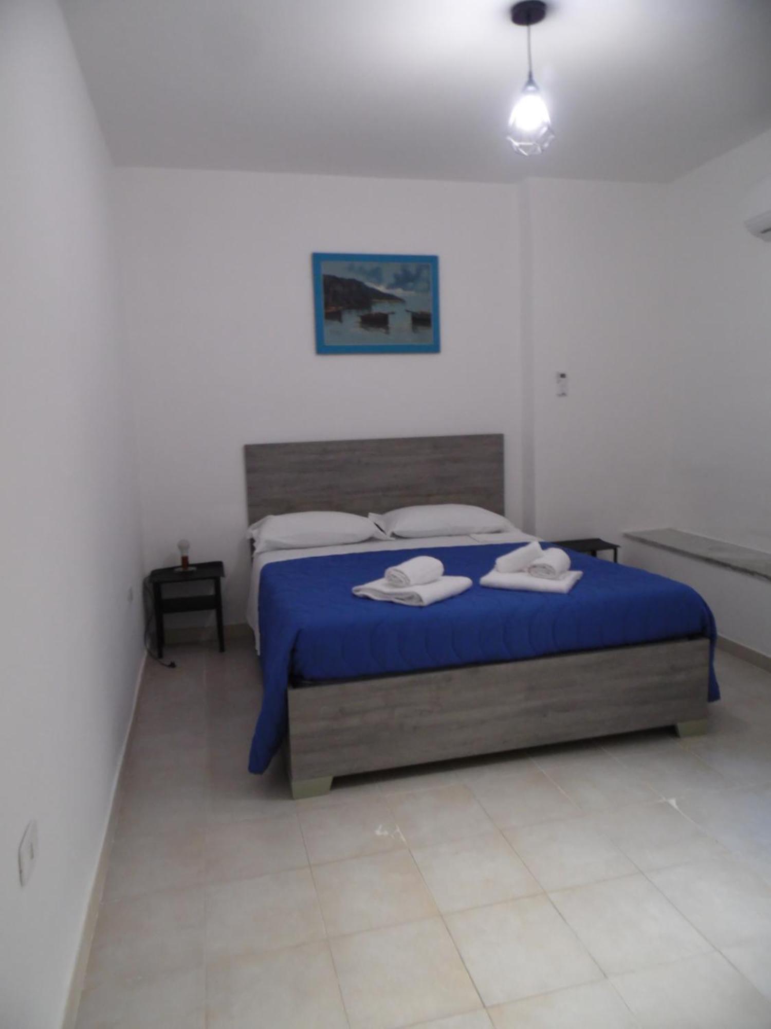 A Casa Di Ilaria Apartment Наполи Екстериор снимка