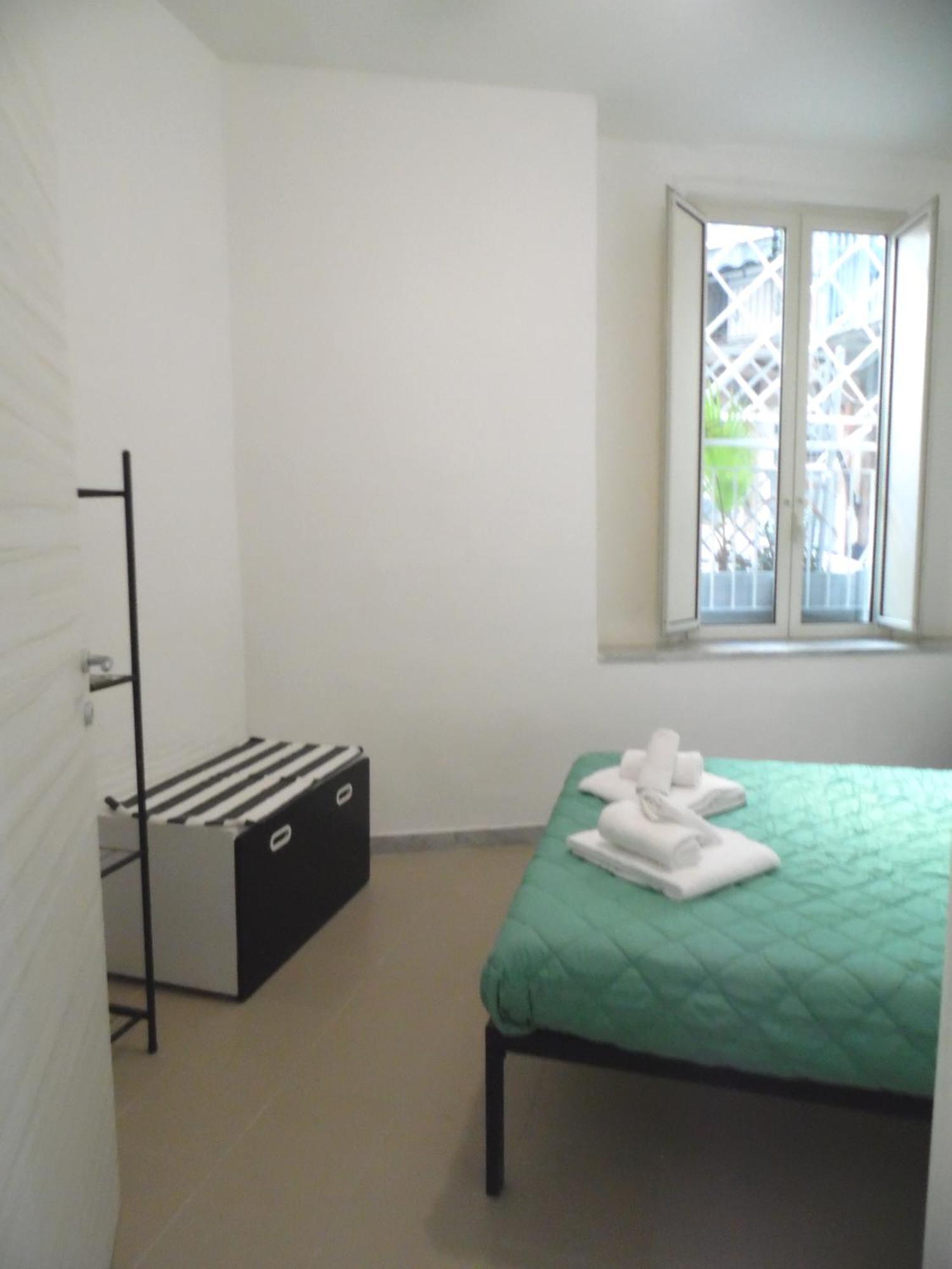 A Casa Di Ilaria Apartment Наполи Екстериор снимка
